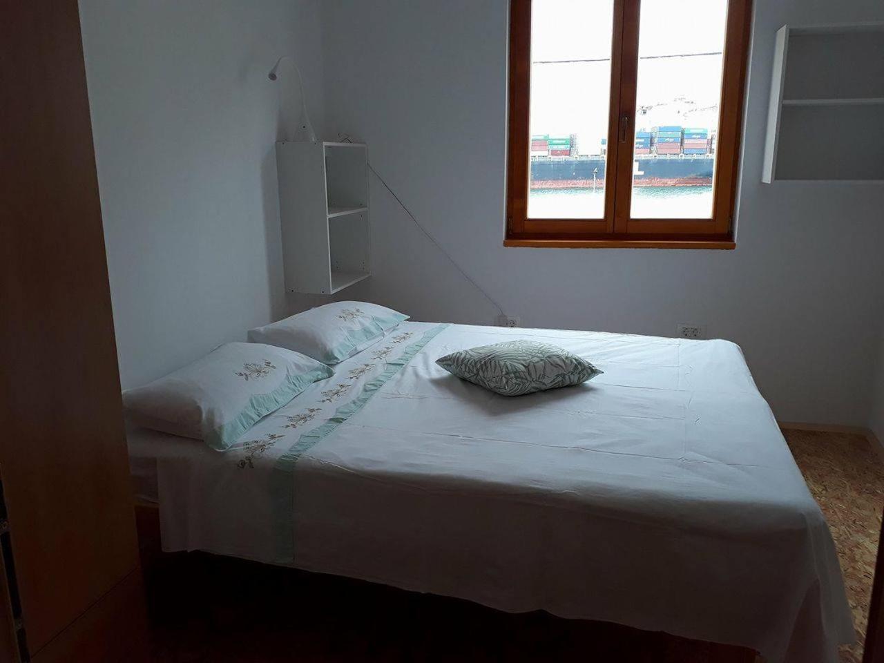 Vse Kontenti Koper Exteriér fotografie
