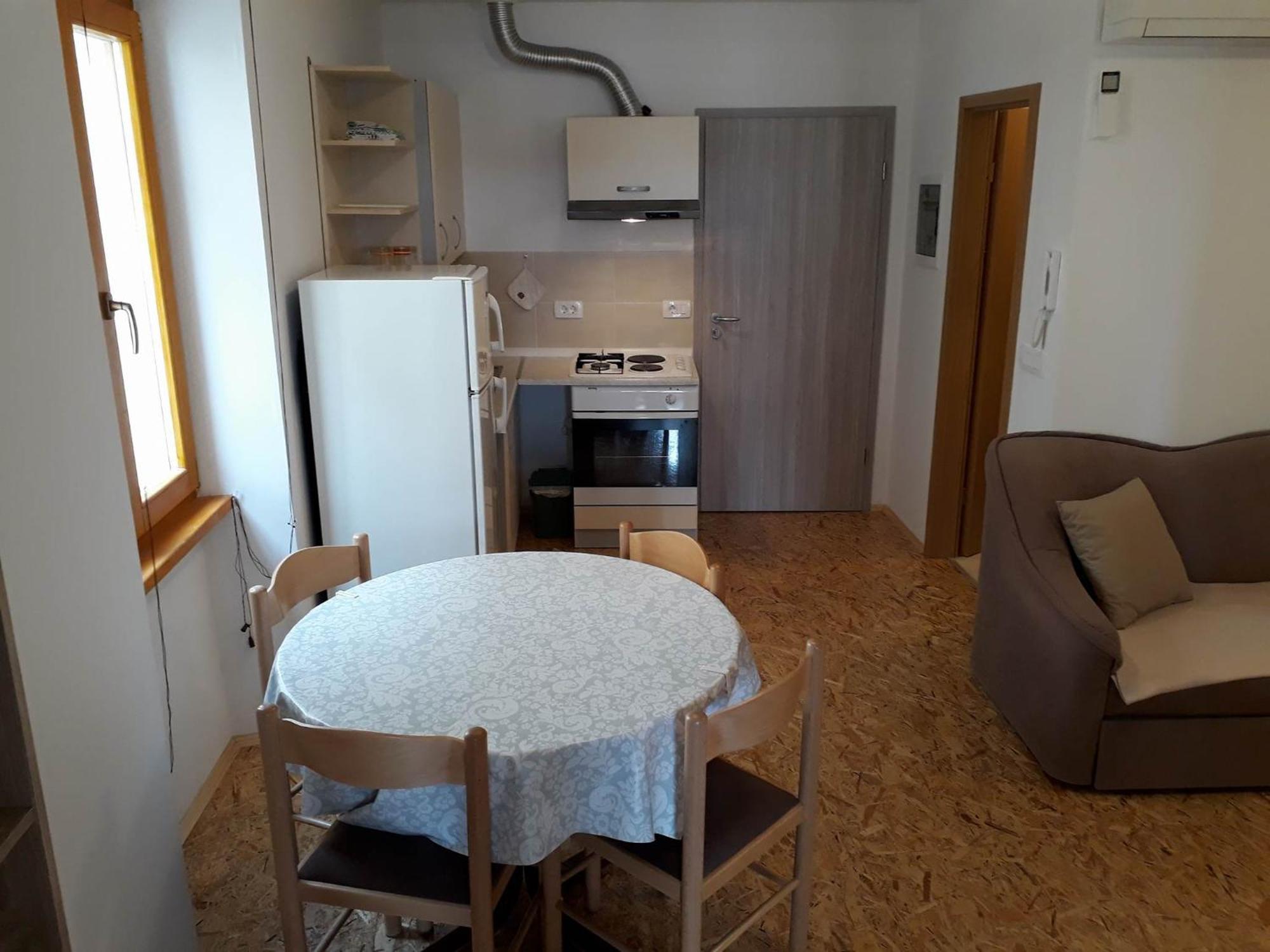 Vse Kontenti Koper Exteriér fotografie