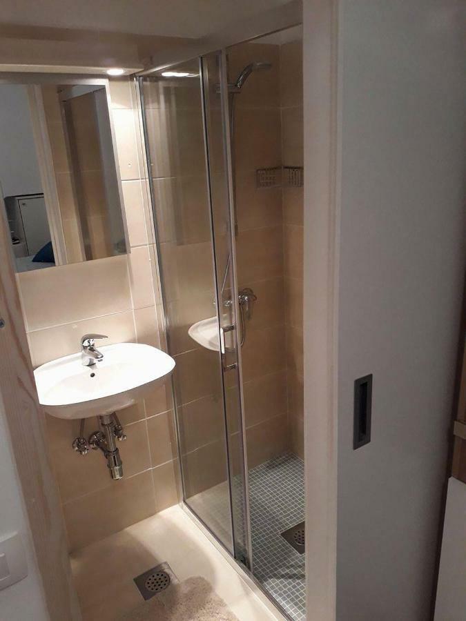 Vse Kontenti Koper Exteriér fotografie