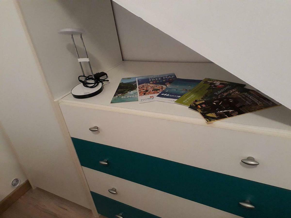 Vse Kontenti Koper Exteriér fotografie